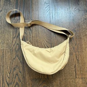 Uniqlo Round Mini Shoulder Bag color 32 Beige